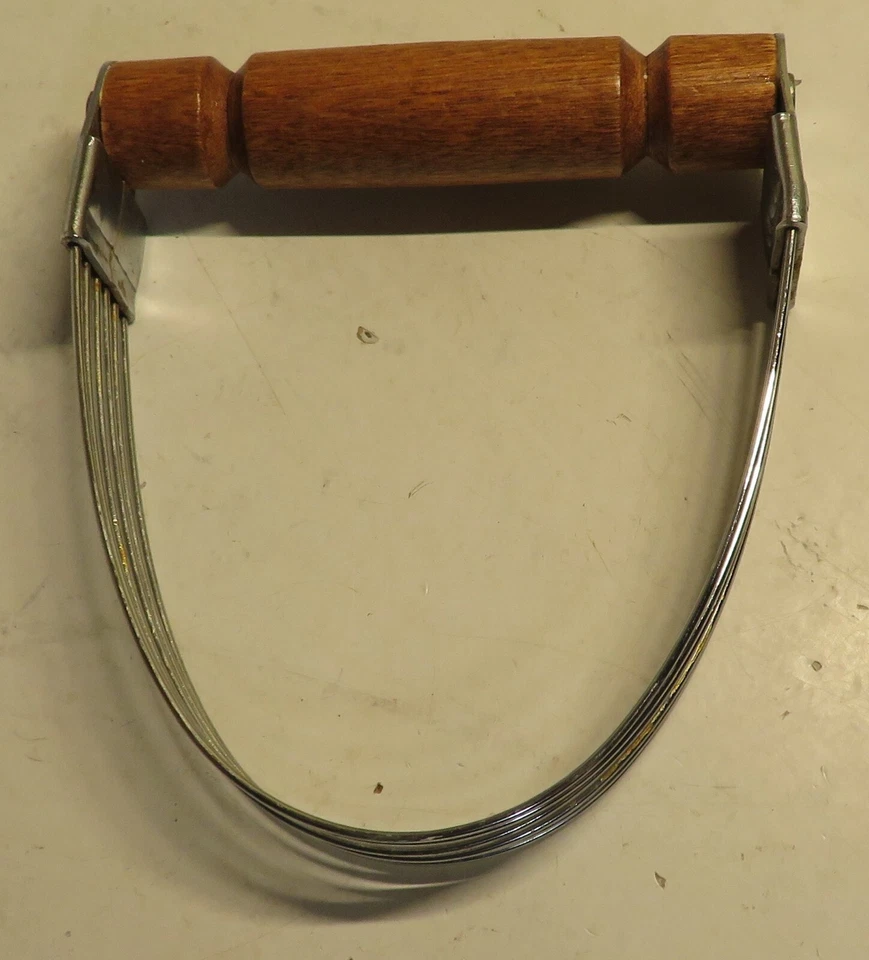 Vintage Bonny USA Flour Pastry Dough Blender Cutter Mixer with Wood Handle Used - Image 2 of 4