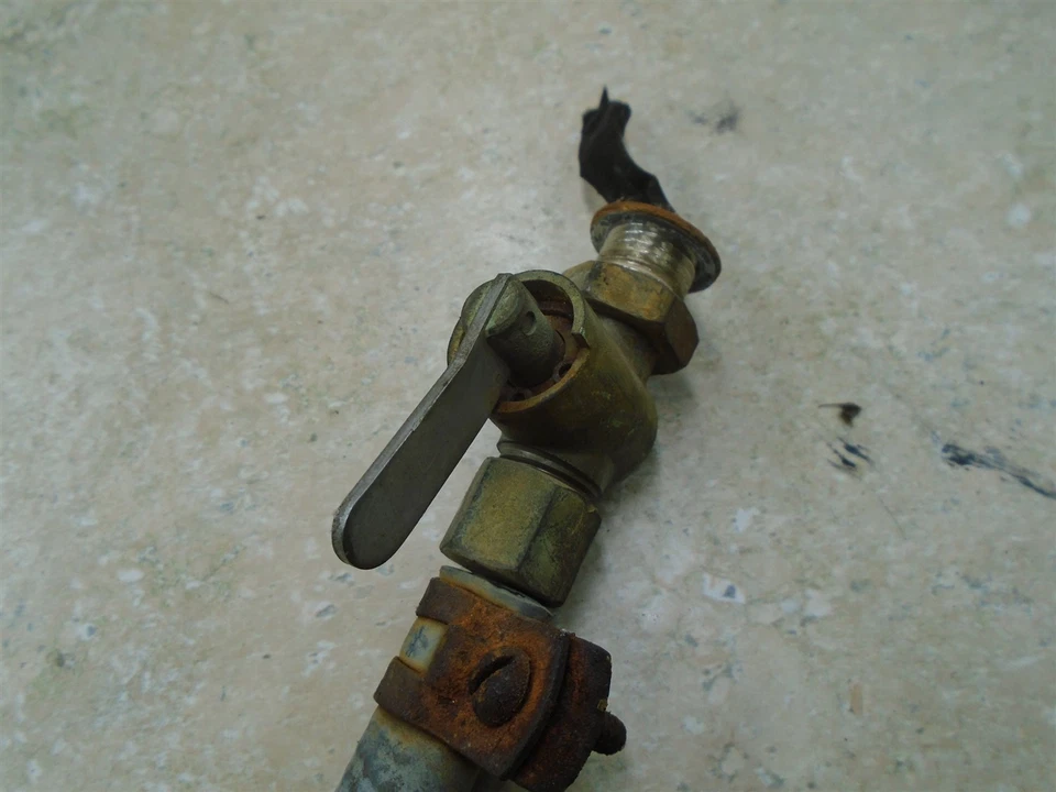 Válvula Petcock tanque gasolina Street Scrambler Triumph 20 T T20SS T20-SS años 60 RB34 Foto 2 de 3