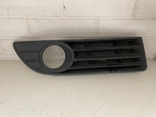 VW Polo Mk4 9N3 05-09 Stoßstange vorne Grill Nebelscheinwerfer Loch rechts Original