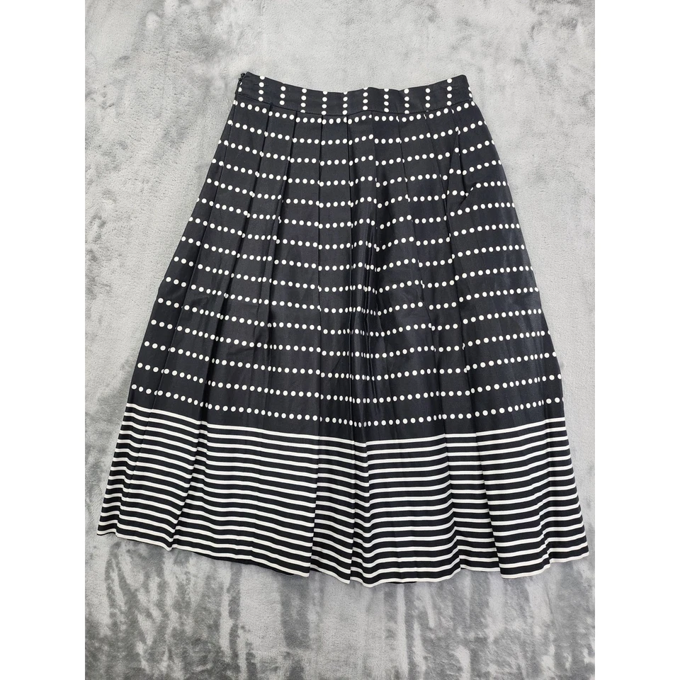 J.O.A. Saia Los Angeles listrada bolinhas plissada linha A tamanho P preta branca - Imagem 2 de 4