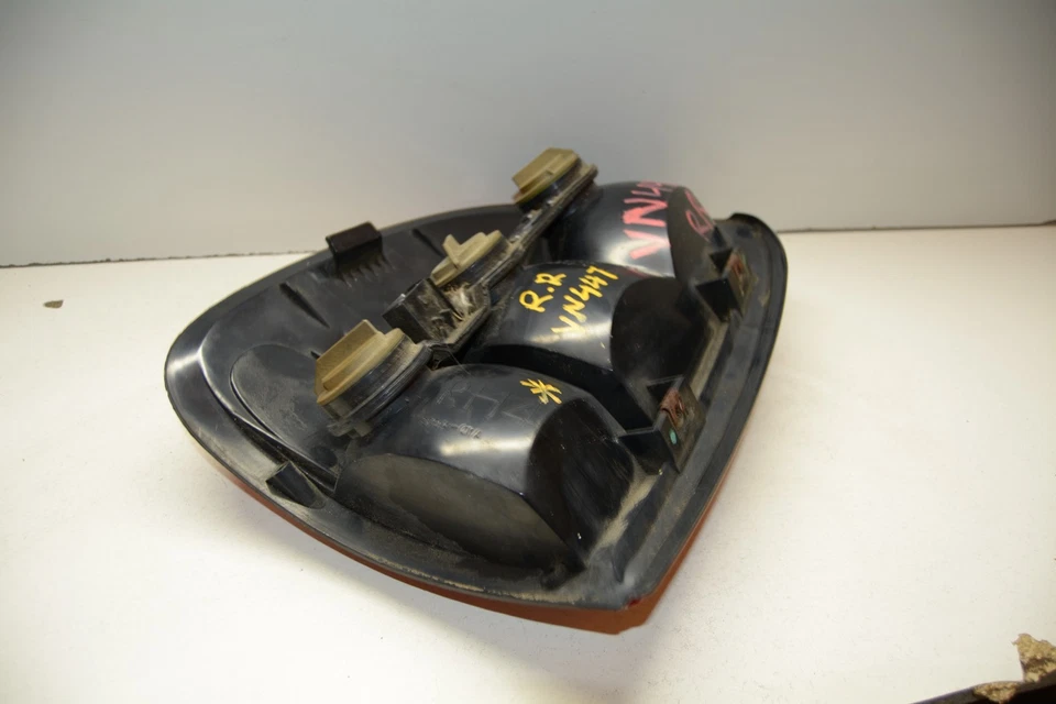 Dodge Caravan 1996-2000 pasajero lado derecho luz trasera lámpara OEM, 166-02506 Foto 4 de 4