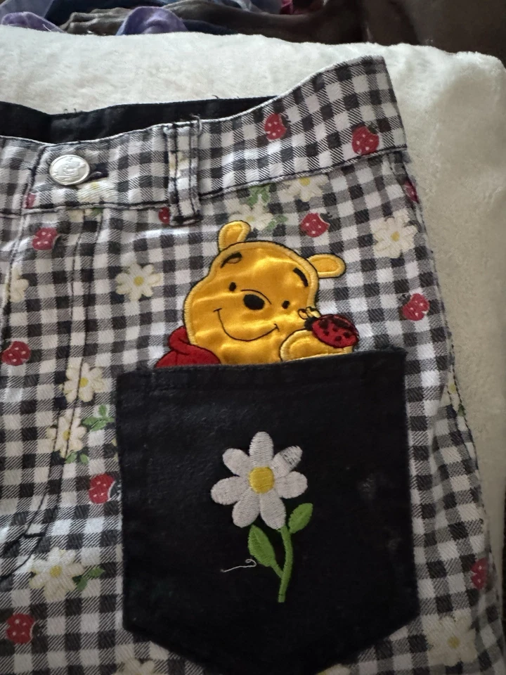 Vintage Youth Winnie The Pooh Shorts Size 12 Black And White  Embroidered - Image 2 of 4