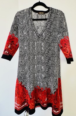ROBERTO CAVALLI STYLISH BLABK WHITE AND RED DRESS WITH INTRICATE PATTERNS. s 48