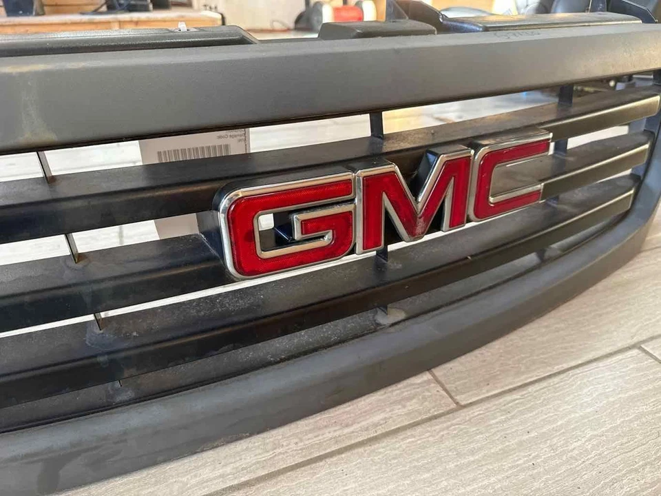 Grille GMC SIERRA 1500 03 04 05 06 07 Foto 3 de 4