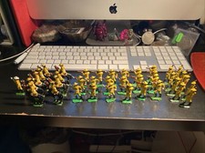 HUGE LOT OF 38 VINTAGE TOY SOLDIER LEAD FIGURES