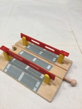 TRAIN TRACK CROSSING WITH BARRIERS wooden train Railroad COMPATIBLE BRIO THOMAS