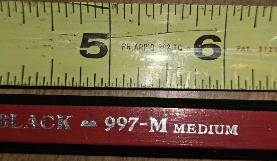 Vintage DIXON RED and BLACK 997-M MEDIUM MADE IN U.S.A. Carpentry Pencil 20+Yrs - Image 4 of 4