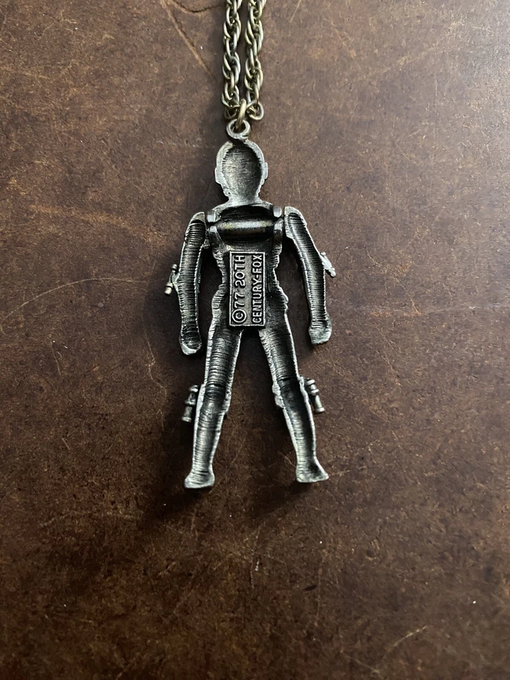 Colgante vintage 1977 20th Century Fox Star Wars C-3PO con collar de 18 pulgadas. Foto 3 de 3