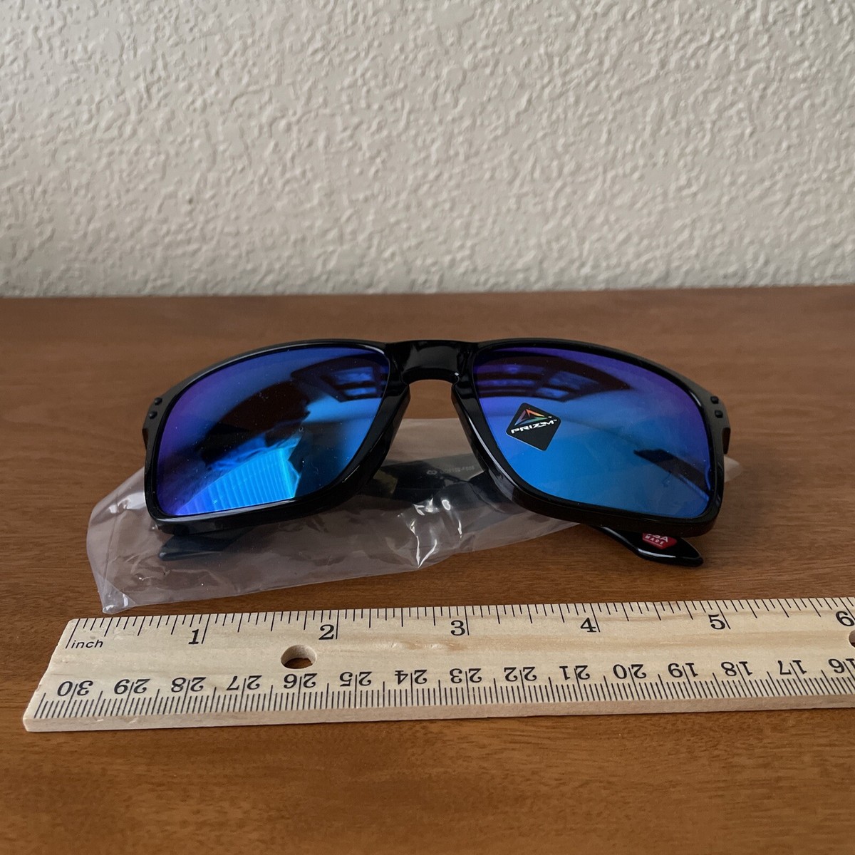 Oakley OO9102-F555 57-18 137 Holbrook Sunglasses Polished Black