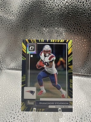 Rhamondre Stevenson 2022 Panini Donruss Optic #135 Electricity Prizm /65 Patriot