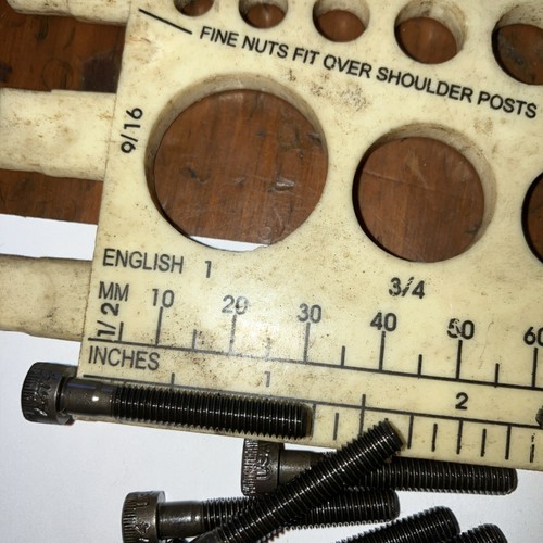 10-32X1 1/4 Hex socket head cap screw, Lot of 40, Free Ship, Black alloy steel - Picture 4 of 5