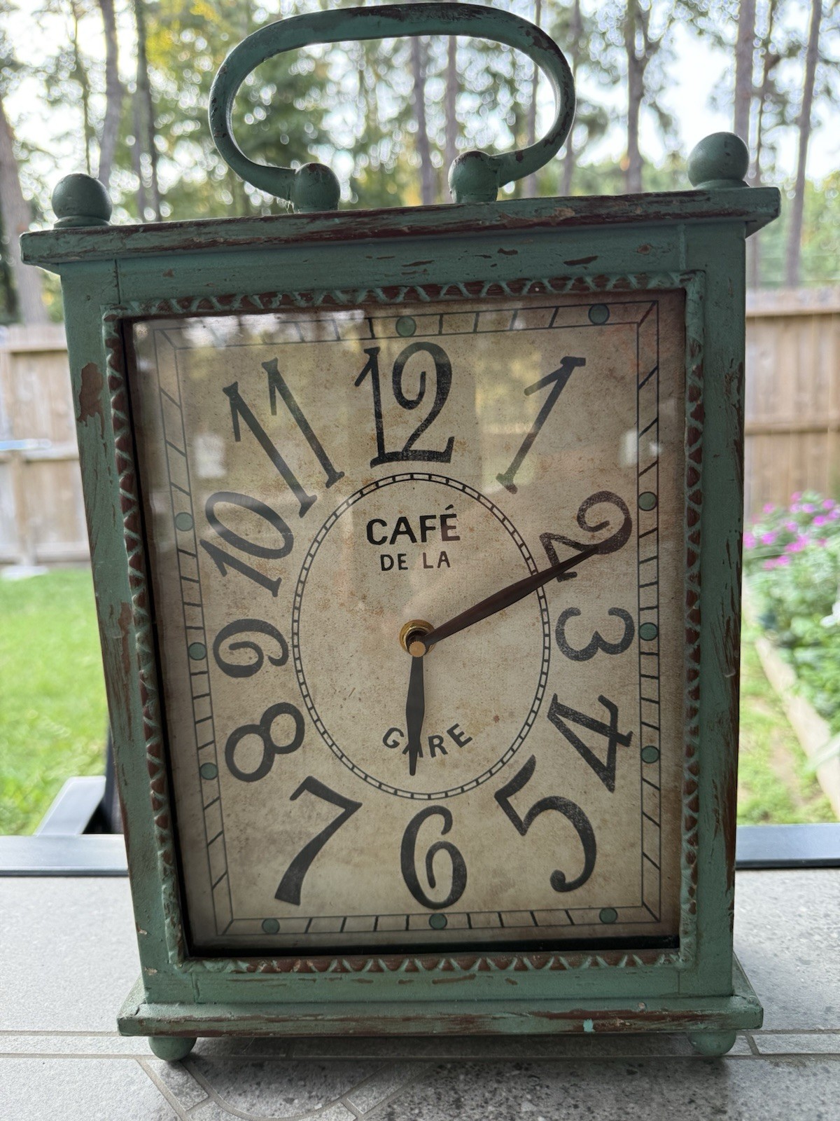 Vintage Caf&eacute; de la Gare Table Clock &ndash; Distressed Teal Met
