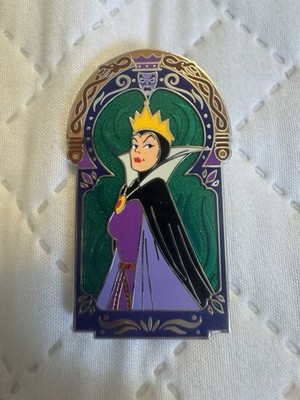 2024 Mystery Box Villains Portraits Evil Queen
