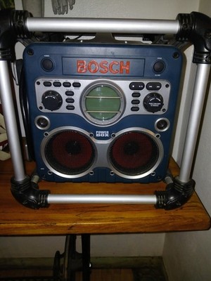 Bosch PB-10 powerBox Jobsite AM/FM Radio and CD player. Battery included