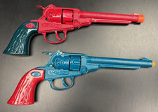 Vintage 90's Disney FRONTIERLAND Die Cast Toy Cap Guns Red-Green-Blue Set of 2