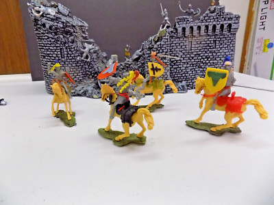 4 Cherilea Swopette Knights 1963 70mm Mounted same horse color(May. listing)