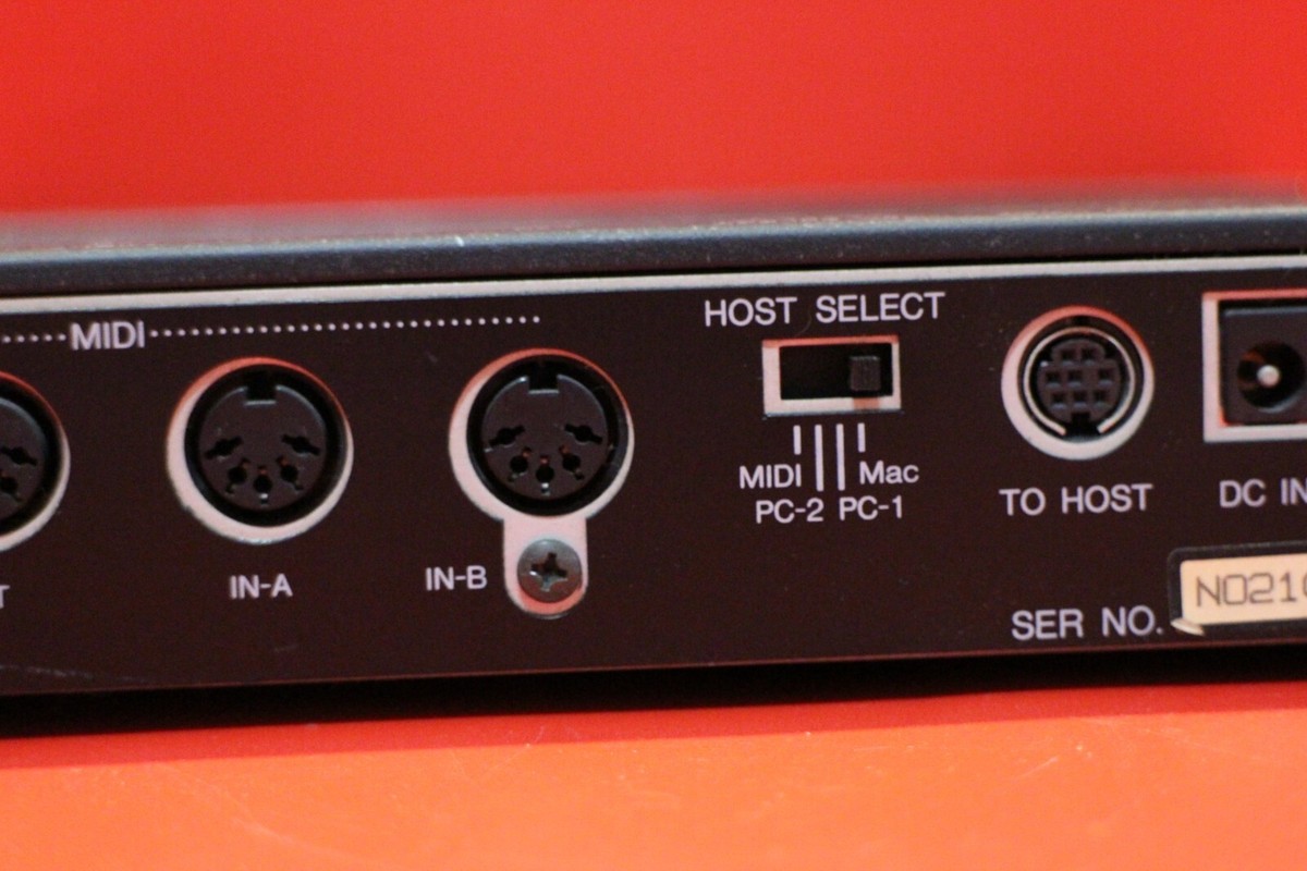 USED YAMAHA MU 90 Tone Generator Rack Synthesizer MIDI Sound