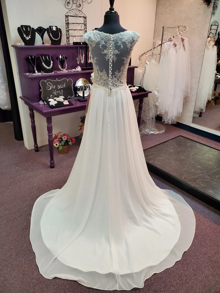 Vestido de novia/vestido de novia Maggie & Shirley estilo # 179 talla 8 marfil Foto 3 de 4