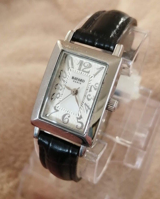 Montre Femme Vintage Netec - Boîtier Or Jaune 27mm - Cadran Noir Et Or - Bracelet Cuir Noir - Fonctionne Avec Pile Neuve