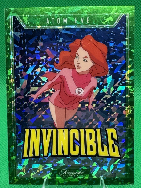 ULTRA RARE /13 Atom Eve Green Cracked Ice Card Invincible Keepsake Edition