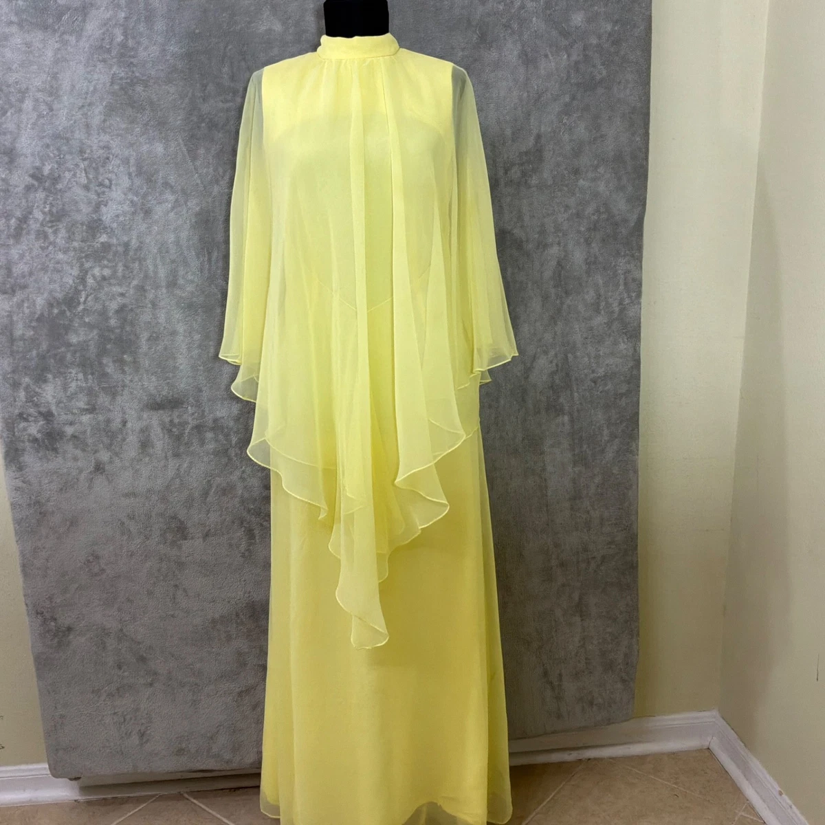 miss elliette chiffon dress Original Vintage Clothing for Women for sale Wedding dress Color:Navy/Teal Luxury Sky Blue Hydrangea Floral Print Twist Halter Chiffon Georgette Maxi Dress BLACK STONE EMBELLISHED PADDED