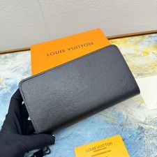 Louis Vuitton Zippy Organizer NM Black Taiga Leather Silver Hardware Zip Wallet
