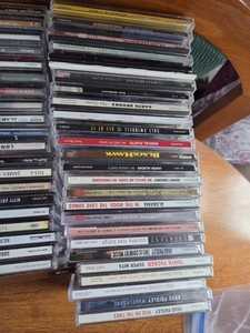 Lot of 48 country music cds in very good condition
