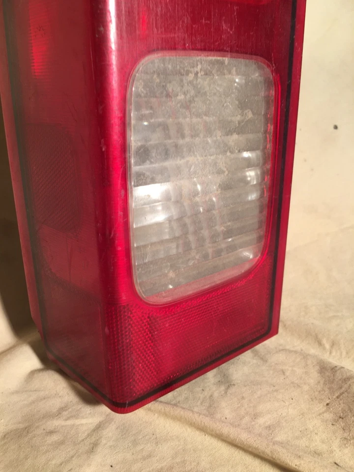 2006–2010 Hummer H3 Left Driver Tail Light Lamp LH OEM – Slight Damage - Image 3 of 4