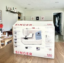 Singer 7426 Sewing Machine 70 Stitches  120 Stitch Functions - New Open Box