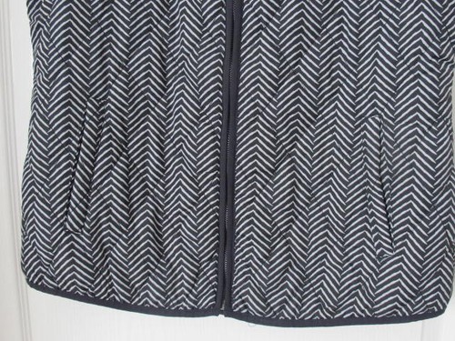 Chaleco Coldwater Creek acolchado ligero negro blanco Chevron MED bolsillos - Imagen 3 de 14