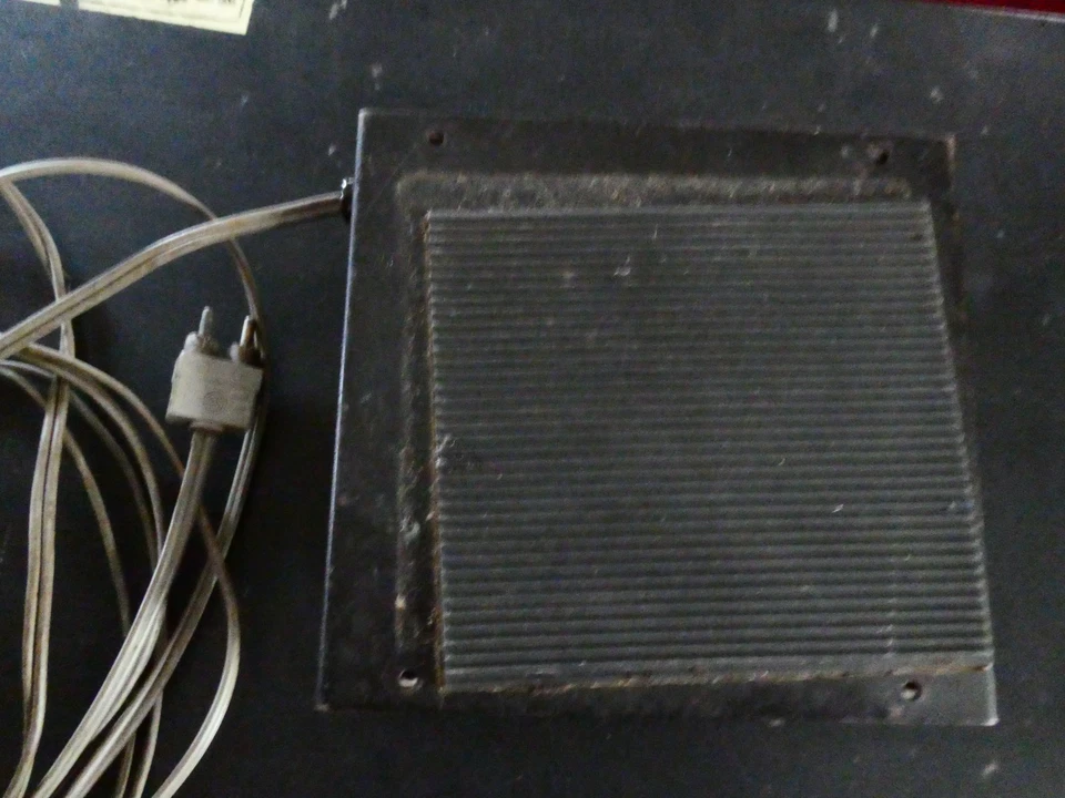 Distorsión de vibrato SUNN original / Reverb Boost / Interruptor de pie Foto 3 de 4