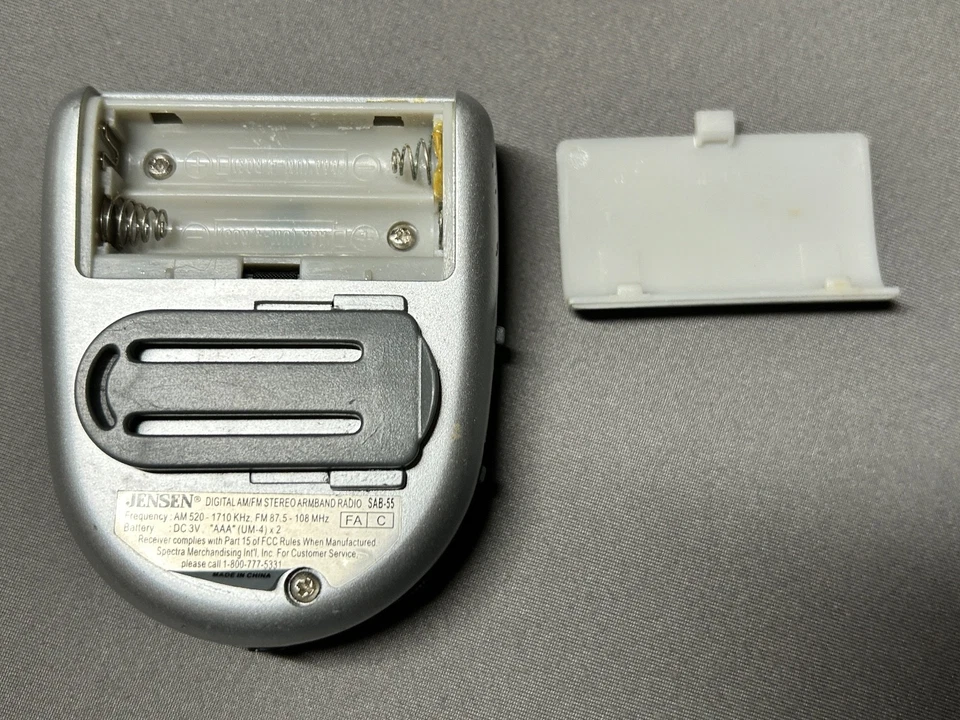 Radio AM/FM digital deportiva JENSEN amarillo plateado SAB-55 PROBADO de colección Foto 2 de 4