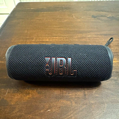 JBL Flip 6 Portable Bluetooth Speaker, USB-C, Cylindrical, Black.