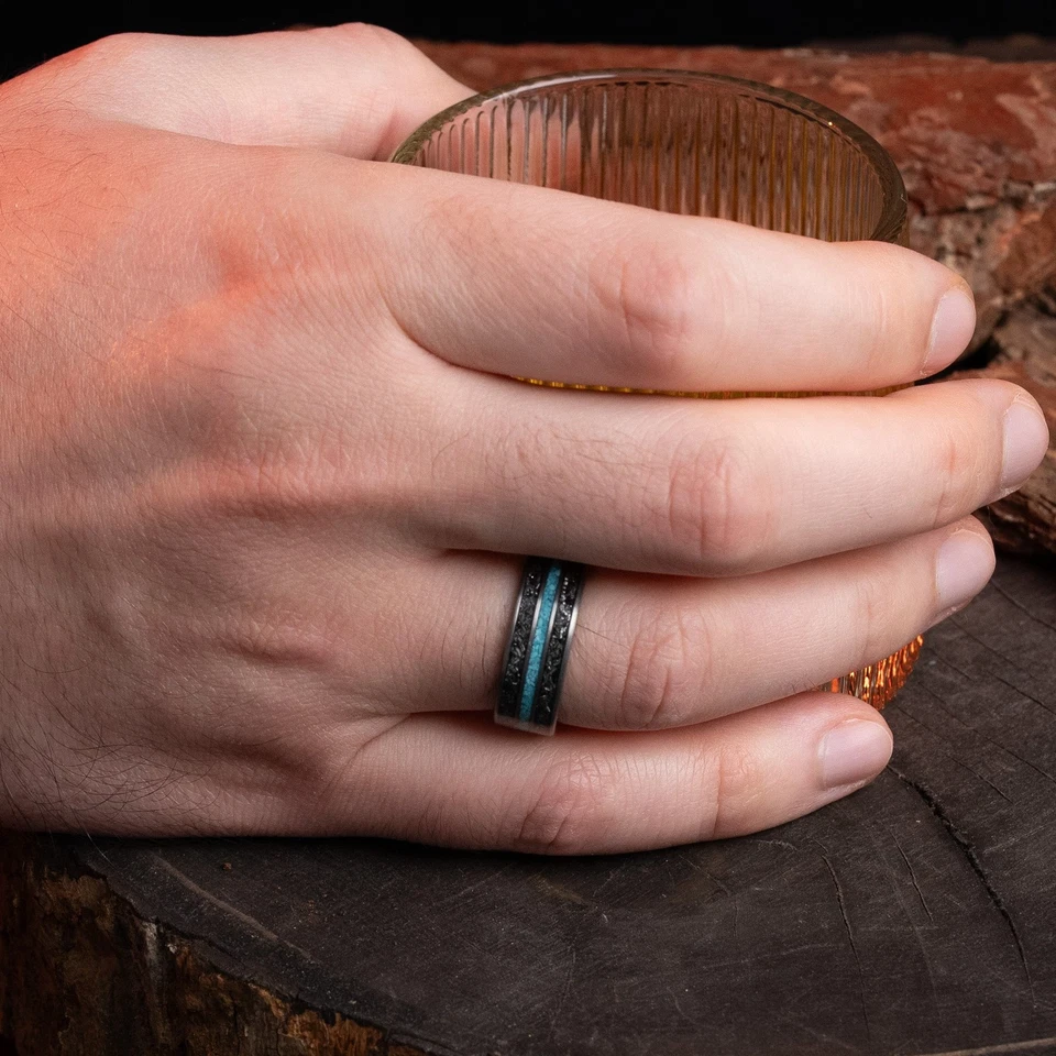 Alianza de boda única de 8 mm con anillo de carburo de tungsteno premium meteorito x turquesa para hombre Foto 4 de 4