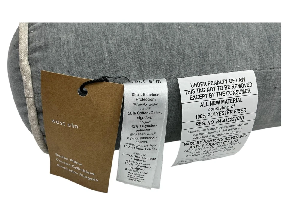 Almohada acolchada West Elm 58 % algodón 42 % poliéster carcasa 100 % poliéster relleno de fibra Foto 2 de 3