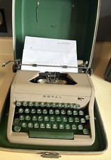 Vintage ROYAL Typewriter Portable Manual w/Case **Read** thumbnail