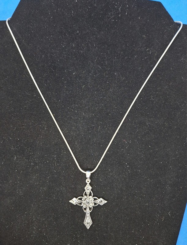 Vtg Silvertoned Necklace Chain And Cross Pendant With Marcasites 19", Unbranded