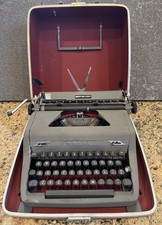 Vintage 1940 Royal Quiet De Luxe Portable Manual Typewriter with Case New Ribbon thumbnail
