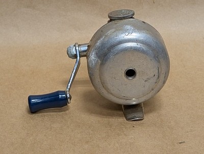 Vintage Pflueger Polaris 86 Closed Face Spin/Cast Fishing Reel