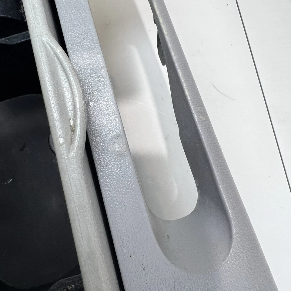 Hyundai Sonata 2006-2008 consola central moldura portavasos bisel de cambio plateado OEM Foto 4 de 4