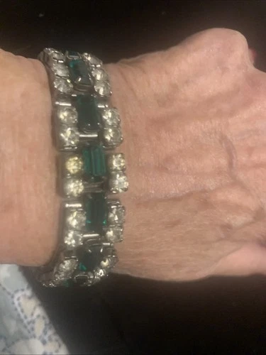 Vintage Faux Emerald & Rhinestone Bracelet Stretch Silver Tone Costume Jewelry