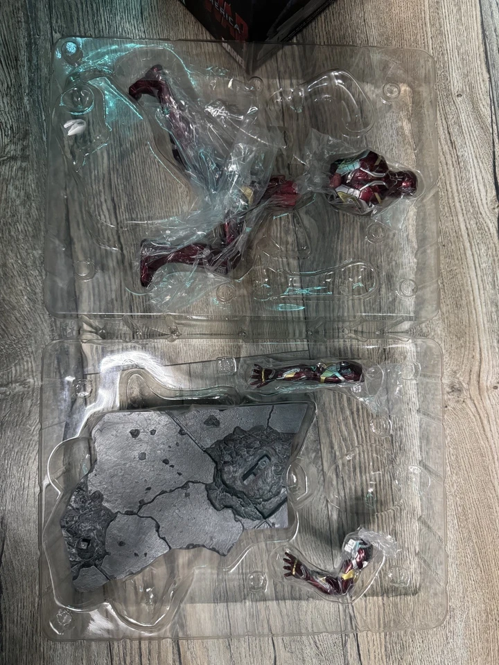 Marvel ARTFX Captain America and Ironman 1/10 Scale Civil War by Kotobukiya - Image 4 of 4