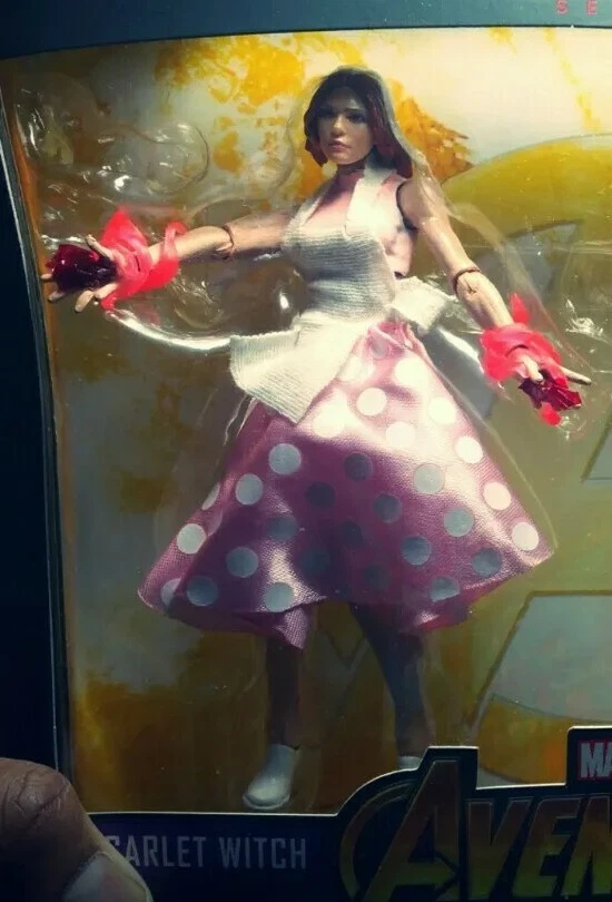 Marvel Legends Bruja Escarlata personalizada (WONDAVISION) Foto 3 de 3