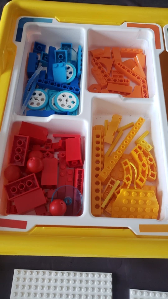 LEGO Education: Spike Essential (45345) Pre-owned Tested NEEDS BATTERY Whs21 - Image 3 of 4