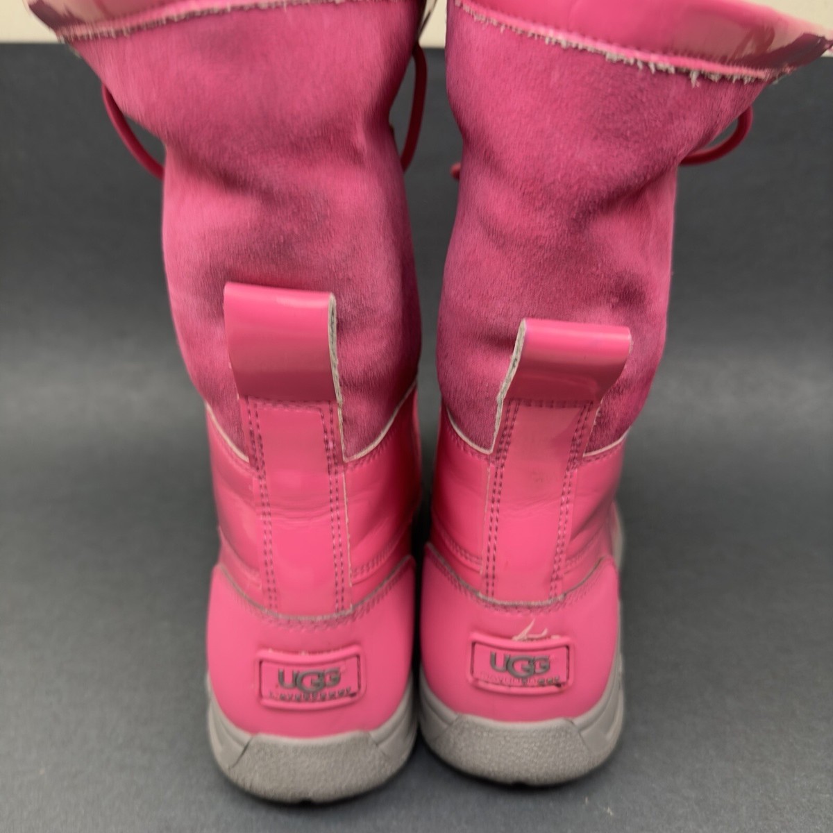 UGG ピンク耳あて OS/TU Amazon | UGG レディース 刺繍ロゴ イヤーマフ, ピンク雲, One