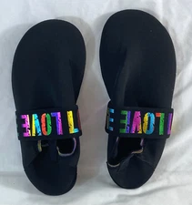 women's Anluke water shoes size 8/9 black slip-on traction sole full coverage