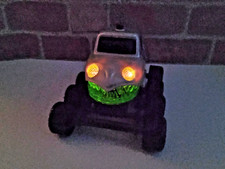 ROAD RIPPERS TOY STATE MONSTER TRUCK W/ LIGHTS SOUND - NICE