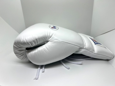 Winning Boxing Gloves MS-600 Professional Type 16 oz White Lace-up