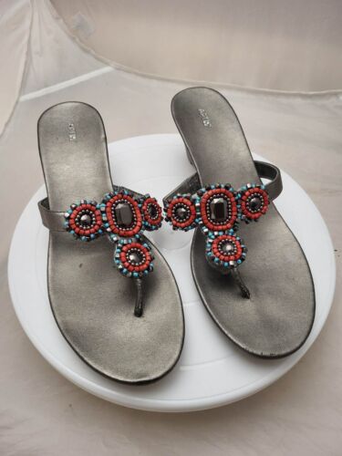 Womens APT 9 Silver Gray man made w/ beaded turquoise coral Sandal 7 1/2M  - Picture 1 of 5