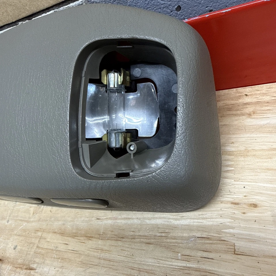 2000-2001 Nissan Xterra 1998-2001 Frontier Front Overhead Map Dome Light TESTED - Image 4 of 4